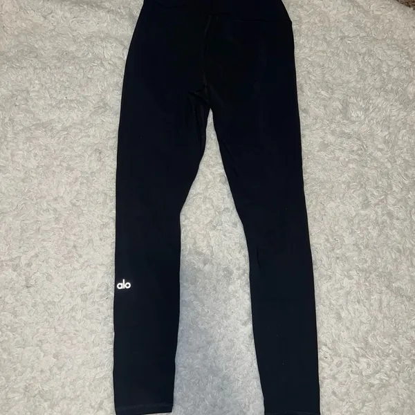 Alo Leggings Size Womens Small with Slits in legs - Image 2