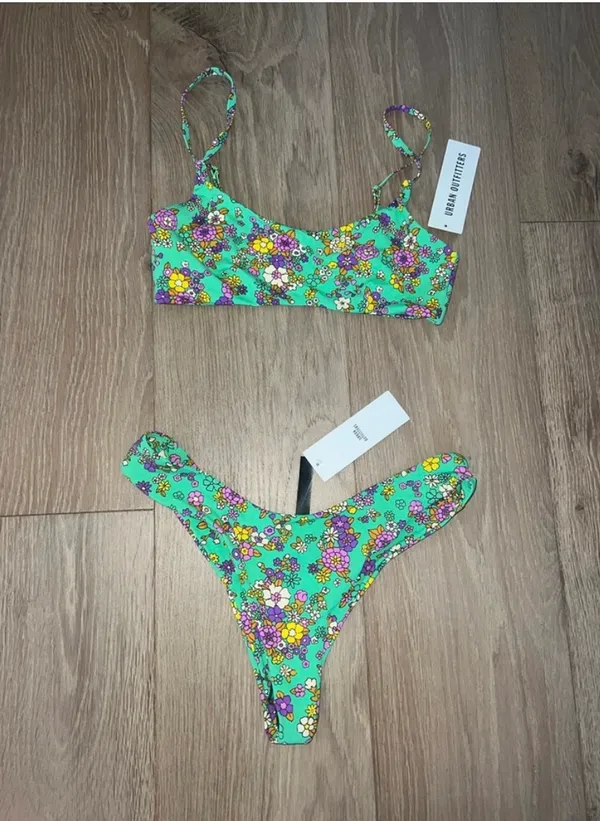 Urban Outfitters brand new pretty floral green bikini small with tags - Image 2