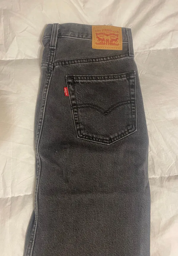 Levi's Skirt - Image 3