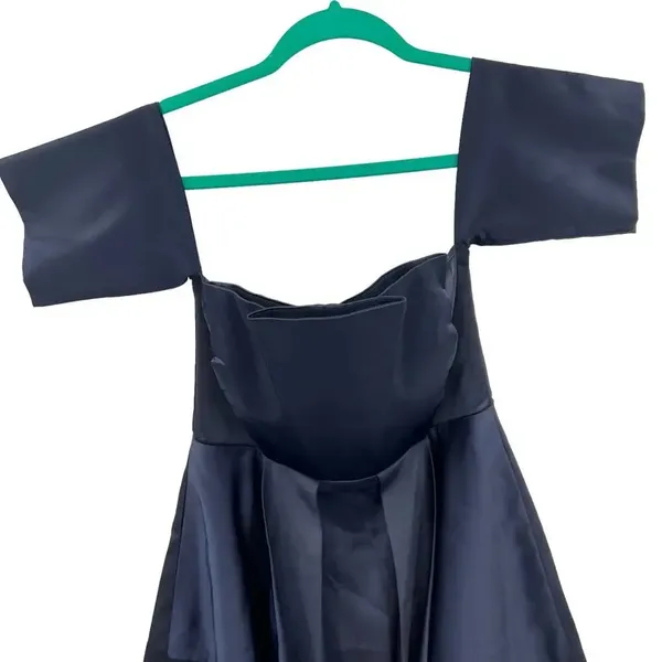 Selfie Leslie Aly Off the Shoulder Satin‎ Romper Navy Blue Size Small - Image 4