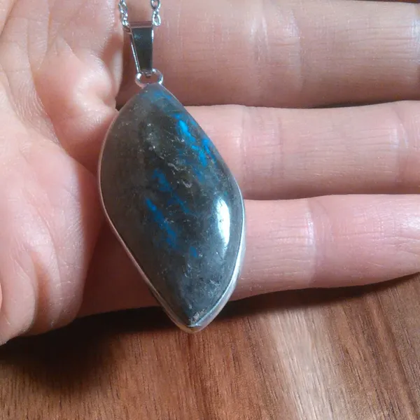 Malagasy Labradorite Stainless Steel Pendant Necklace - Image 7