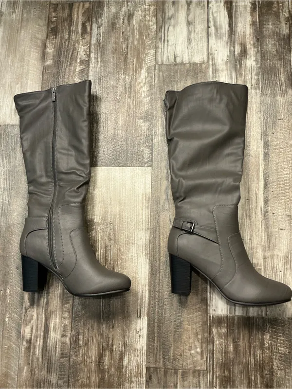 Journee Collection Tall Gray Knee-High Block Heel Boot Size 9 - Image 6
