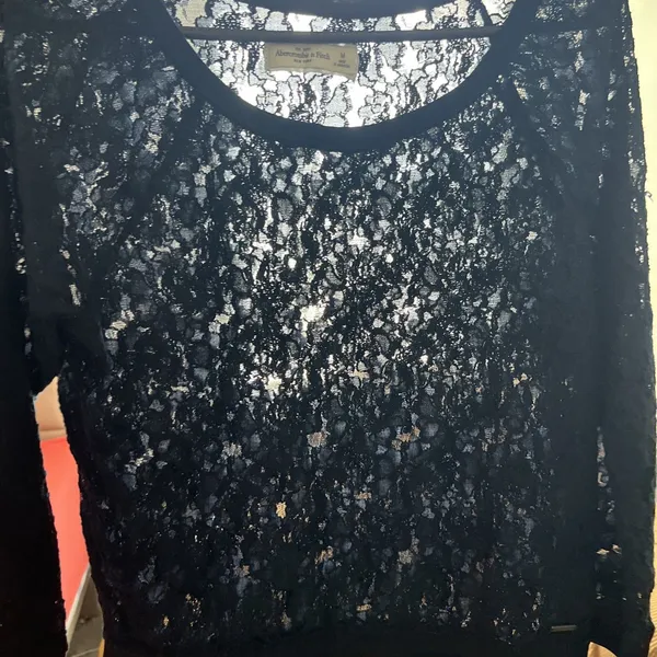 Abercrombie And Fitch Women's Navy Blue Floral Lace Top Shirt Size M - Image 5