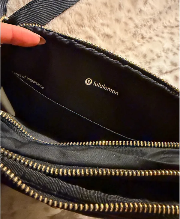 Lululemon Bag Crossbody - Image 5