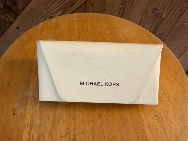 Michael Kors Ivory Eyeglasses Sunglasses Hard Case Snap Closure Interior (9236) - Image 2