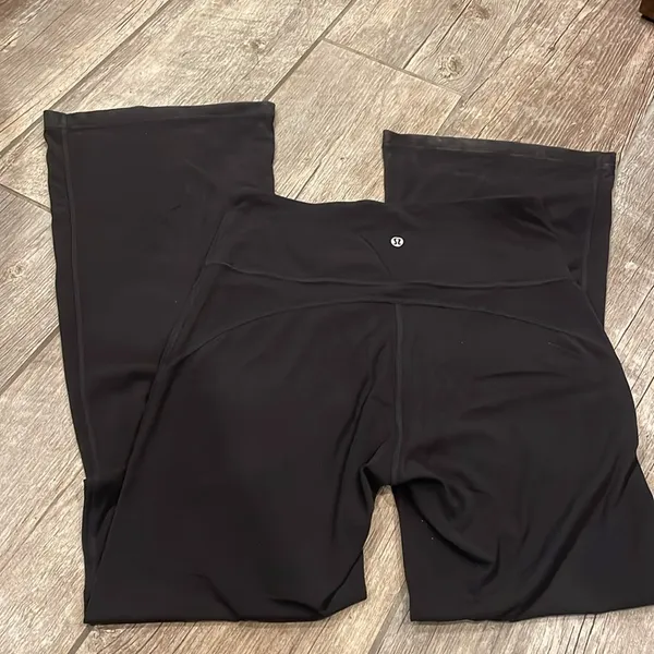 Lululemon flared groove leggings - Image 2