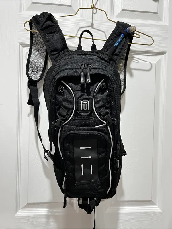 FUL Unisex Multi Sport Hydration Cargo Black With Hydration bladder plastic bag - Image 2