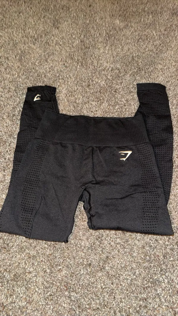 Gymshark Leggings and Longsleeve Top Set - Image 4