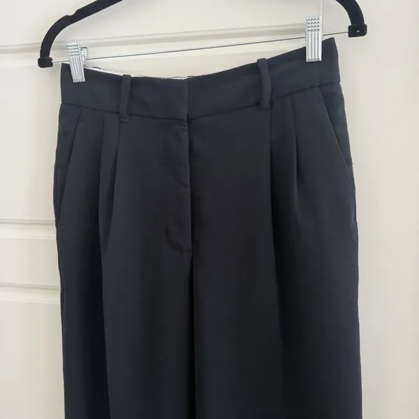 Aritzia Wilfred Black Straight leg Women's Pants - Image 2