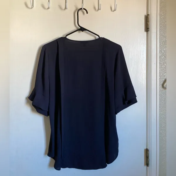 *Ann Taylor Navy V-Neck Pleated Detail Medium Short Flutter Sleeve Blouse #S - Image 7