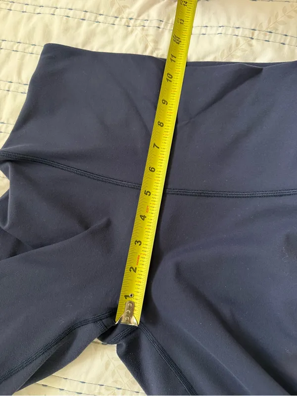 Lululemon Throw Back High Rise Pants Size 6 navy blue 28” Full Length Yoga Luon - Image 7