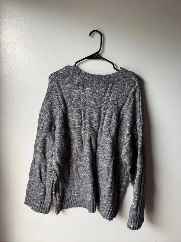 American Eagle Gray Cable Knit Oversized Sweater Size Large - Image 5