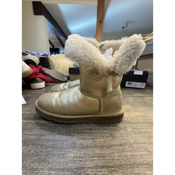 UGG Australia Light Shimmer Gold Bailey Button Boots Size 8 Cozy - Image 2