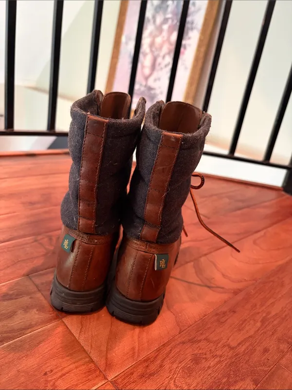 Lauren Ralph Lauren Quinlyn Lace-Up Snow Boots Size 6.5 B - Image 9