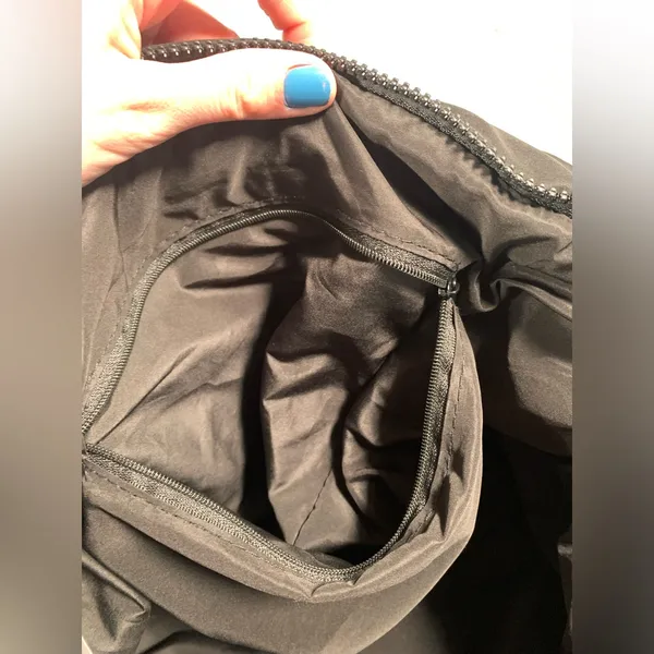 Wilo the label Black puffer gym Bag - Image 11