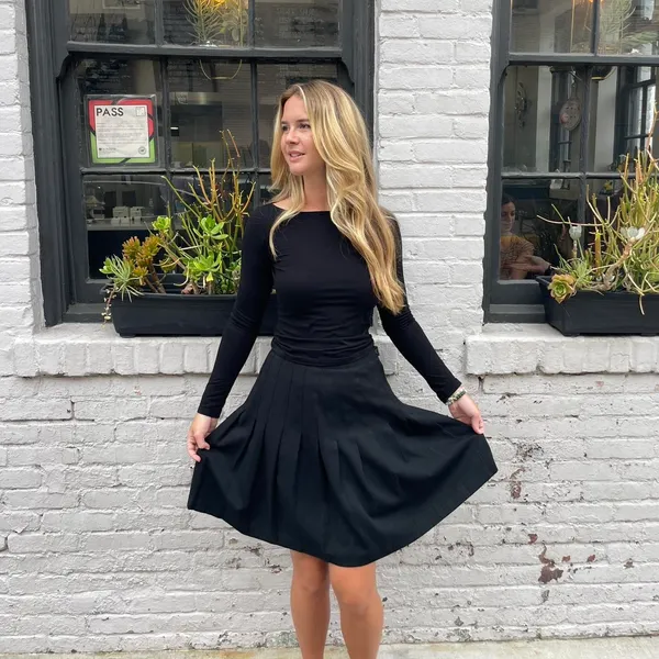 J.Crew Vintage black pleated mini skirt sz m - no brand- 29x20 preppy holiday winter academic - Image 2