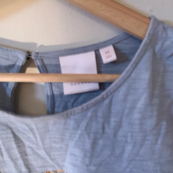 Lauren Conrad Floral Top size Medium - Image 3