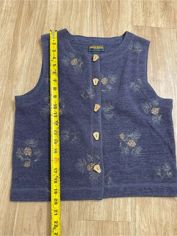 Woolrich Navy Blue Pinecone Embroidered Knit Vest - Image 4