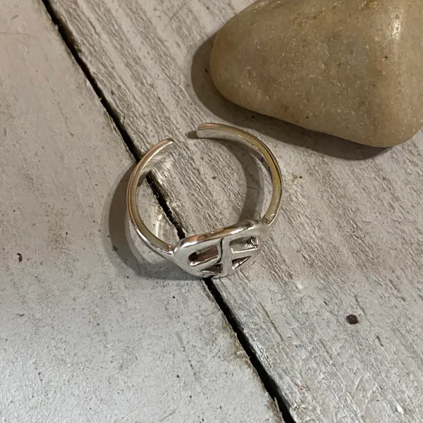 Sterling Silver Peace Sign Toe Ring - Image 4