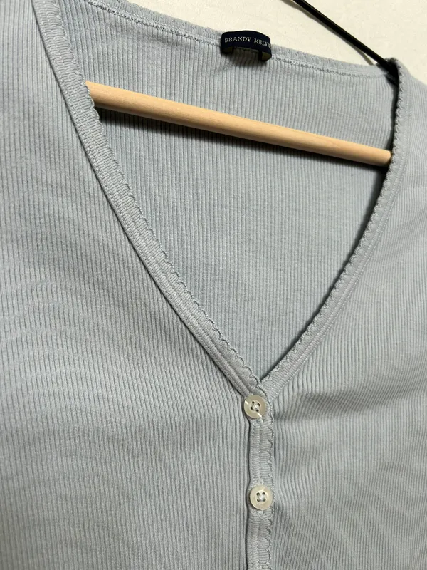 Brandy Melville Button Crop Top - Image 4