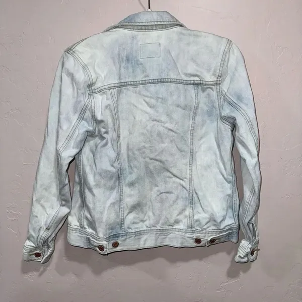 Old Navy Light Wash Denim Jacket Size Small - Image 2