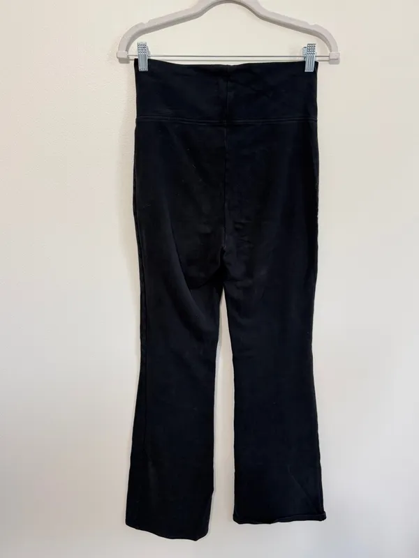 Aritzia Sunday Best Black Bootcut Pull On Stretch Yoga Pants Size Medium - Image 5