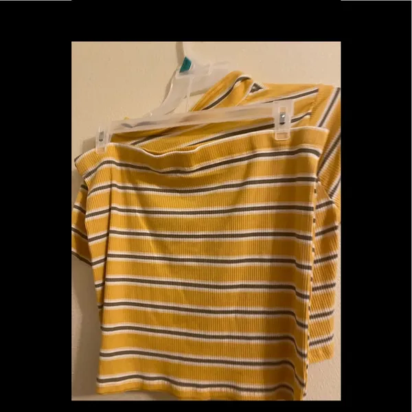 2 Piece Polo set Yellow Size XL - Image 4