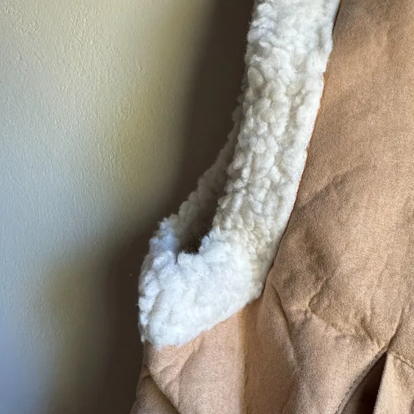 NWT 12th Tribe Penny Lane Sherpa Lined Beige Vest Size L - Image 3