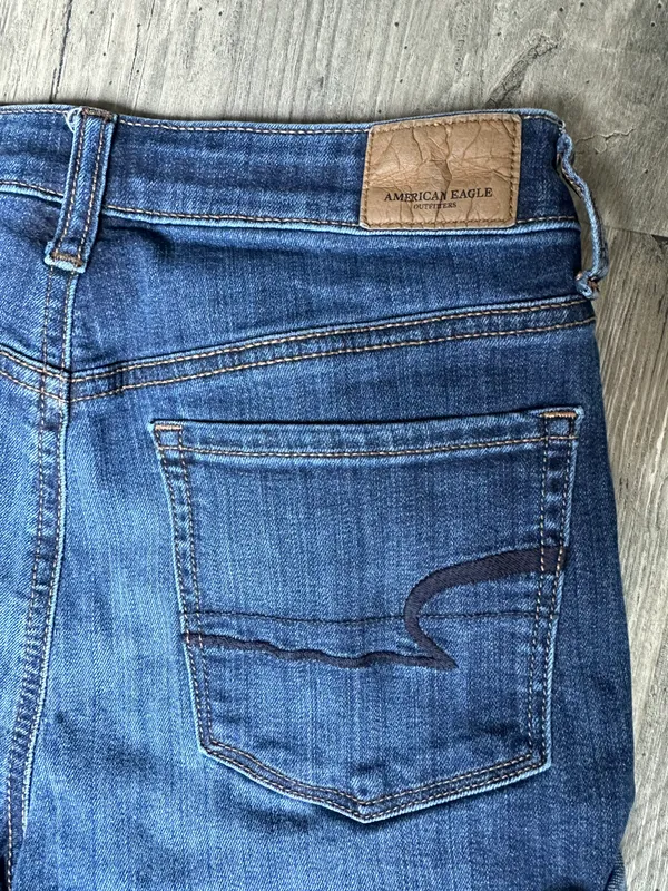 American Eagle Outfitters Shorts - Image 4