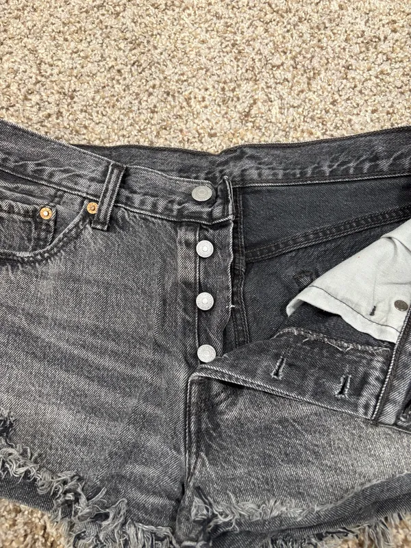Levi’s Shorts 501 Women’s Black Denim shorts - Image 4