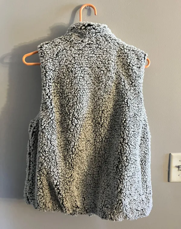 Faux Fur Zip-up Vest - Image 3