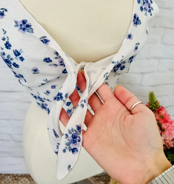Boutique Ditsy Floral Crop Top - Image 6