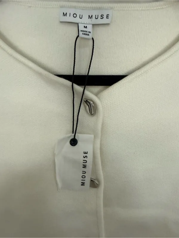 MIOU MUSE J'adore Sculpted Metal Button Knit Vest Top Soft White Size M Medium - Image 5