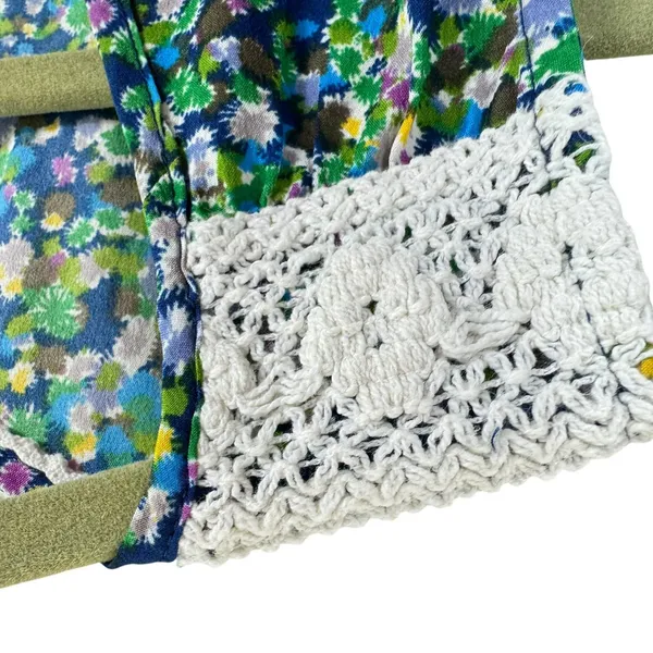 IZOD Colorful Floral Sleeveless Crochet Detail 1/2 Button Pullover‎ Blouse Sz XL - Image 4