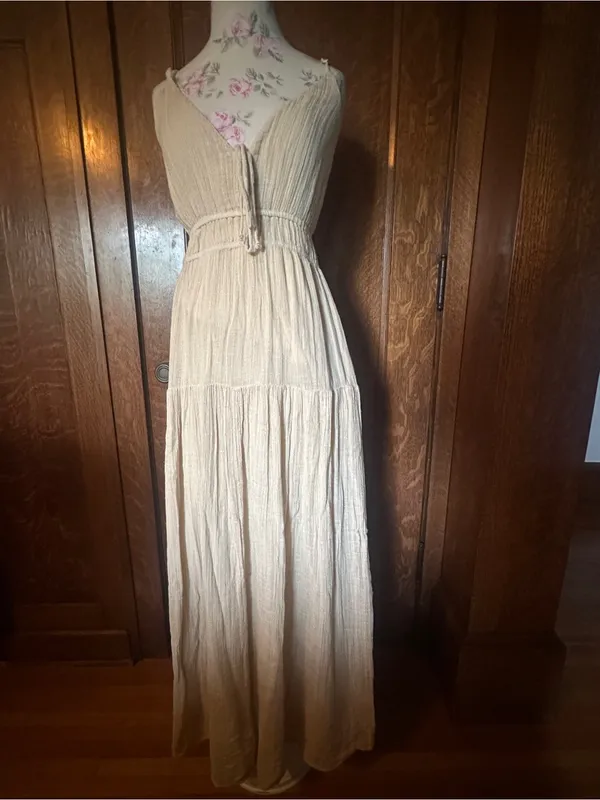 Elan Gauzy Khaki Maxi dress with tie front detail, size M, NWT - Image 2