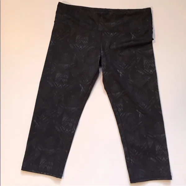 Alo Yoga printed capris leggings - Image 2