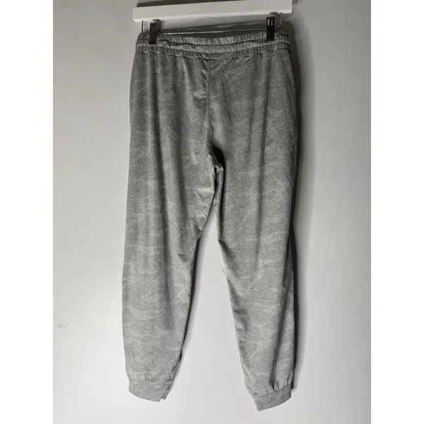 Vuori Heather grey camo performance joggers‎ women's size small - Image 2