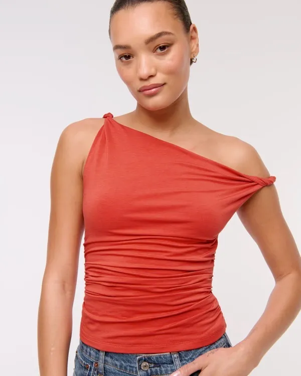 NWOT Abercrombie Asymmetrical Twist Top in Red - Image 3
