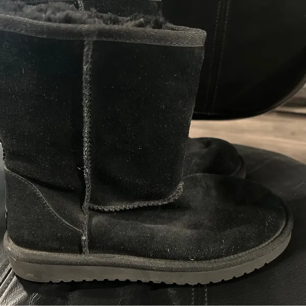 Koolaburra Black Suede Boots Size 6 - Image 4