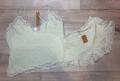 Skims fits everybody lace cami and boyshorts set Color speak - Image 2