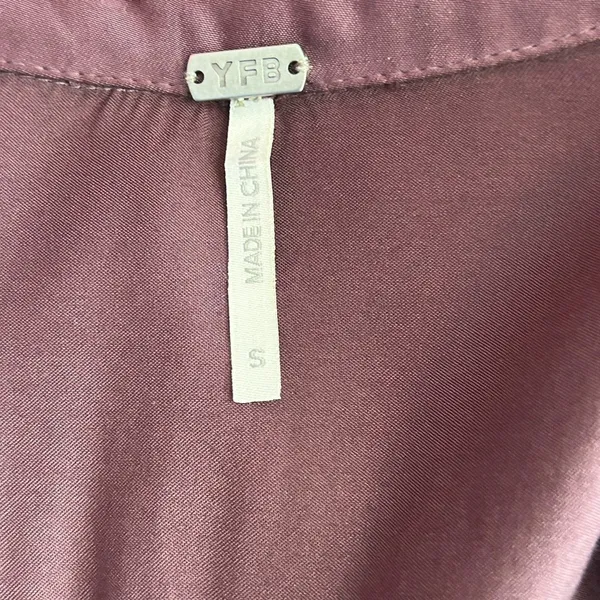 Young Fabulous & Broke Susan Blouse Small Plum Raisin Hidden Button Front NWOT - Image 12