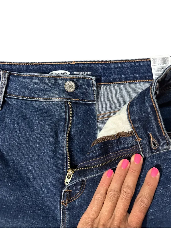 Old Navy Women’s Size 14 High Rise Bermuda Denim Shorts Cuffed Dark Wash - Image 5