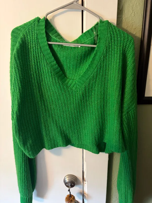 Mi Ami Francesca's Long Sleeve Cropped Sweater - Image 3