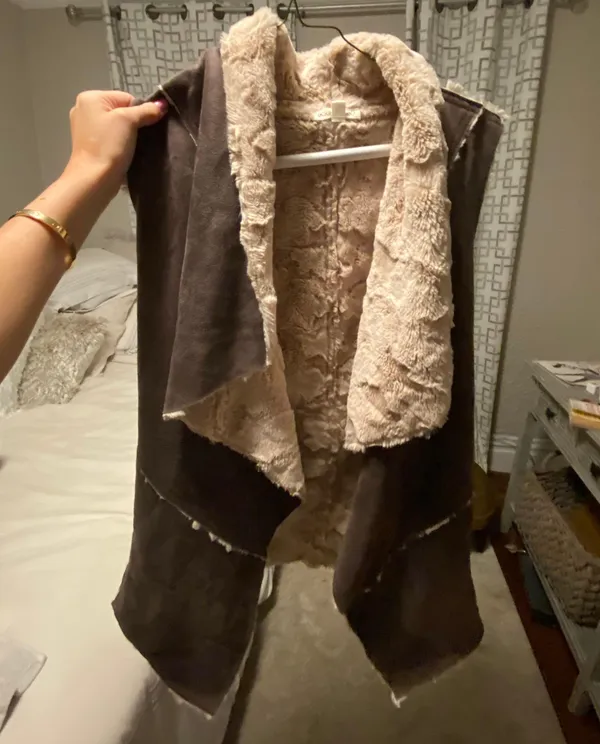Double Zero Faux Fur Vest - Image 2
