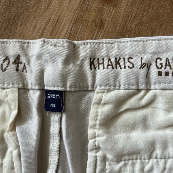 Old Navy Khakis. Wide leg. EUC. - Image 3