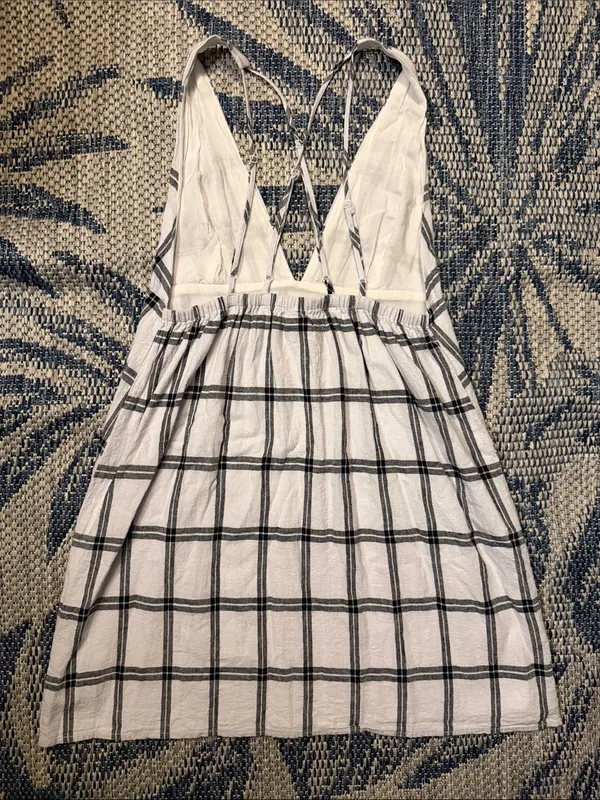 Urban Outfitters White and Black Plaid V-Neck Women's Dress - Image 3