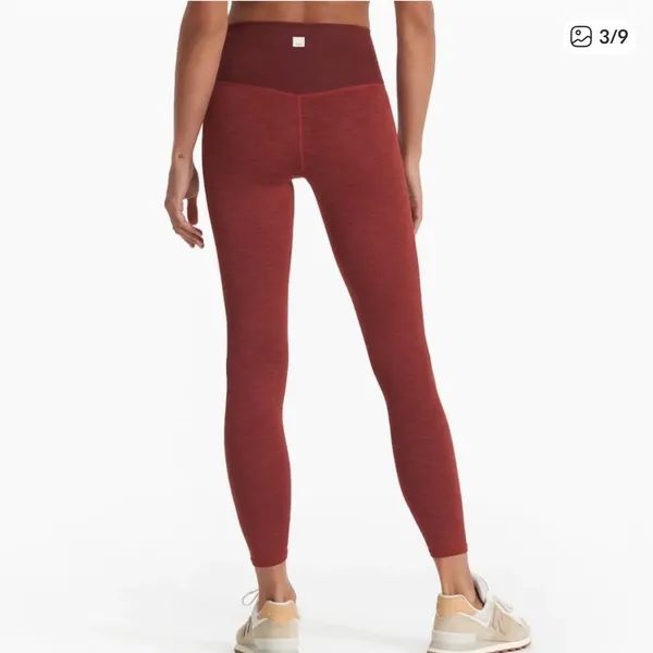 Vuori Lux Rib Studio Leggings Currant Heather burnt red color size large - Image 2