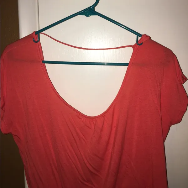 Charlotte Russe Coral colored shirt with open back - Image 4