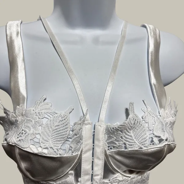White Satin Lace‎ Corset Crop Top Bustier Hook Front Floral Applique Cottagecore - Image 5