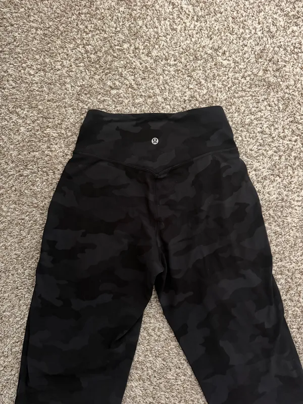 Lululemon Black Camo Align Joggers High-Rise - Image 2